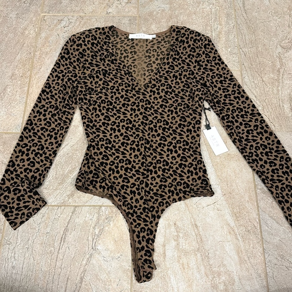 ASTR THE LABEL plunge neck bodysuit (black photos shown for style purposes)